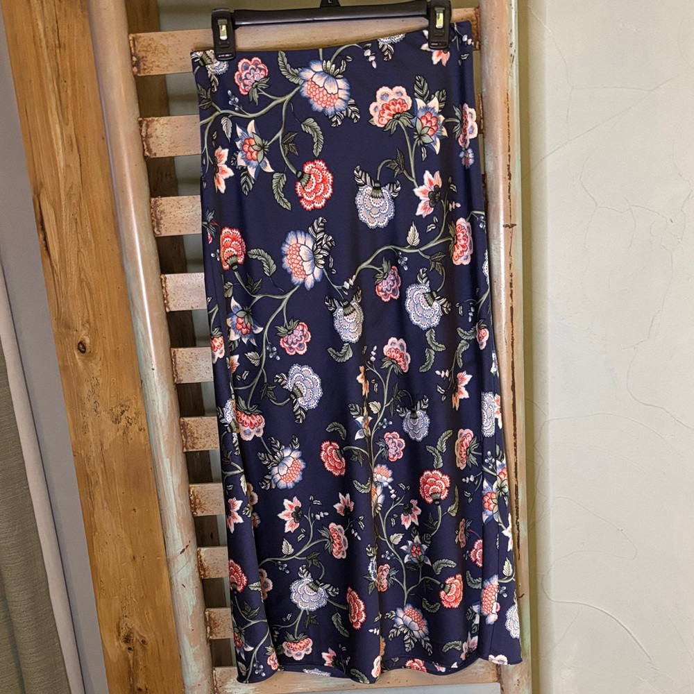 Loft - small- Floral Navy Skirt